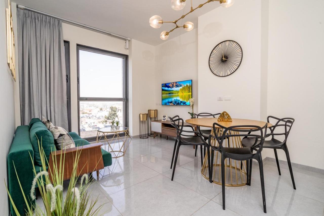 Holysuite J Tower Baitulmaqdis Luaran gambar